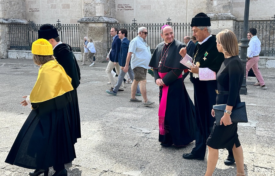 alcaldesa alcala de henares rector uah obispo diocesis