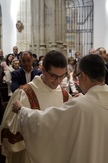 diacono casulla catedral alcala henares