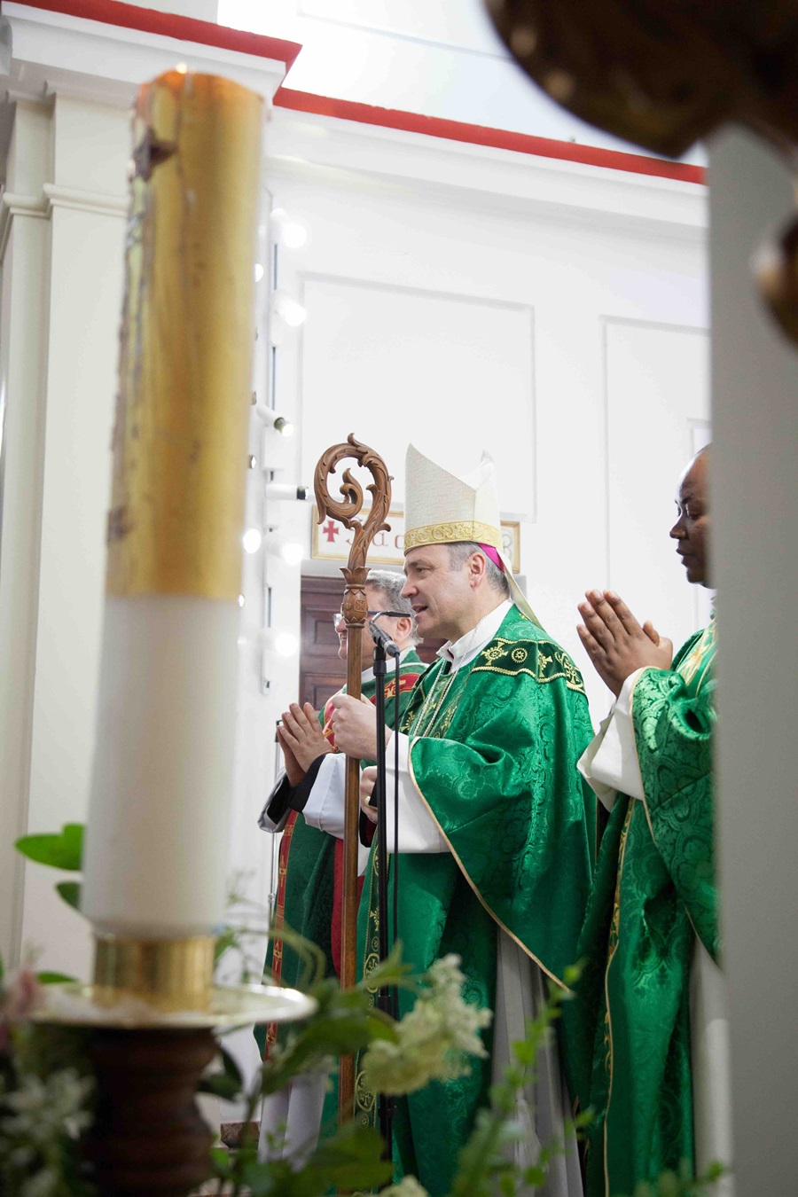 eucaristia mons prieto lucena obispo diocesis alcala rivas visita pastoral