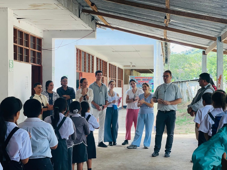 mision diocesis alcala escuela peru