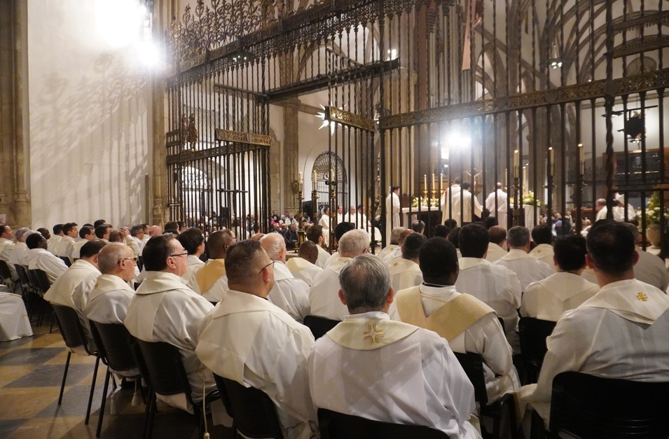 sacerdotes catedral diocesis alcala apertura jubileo 2025