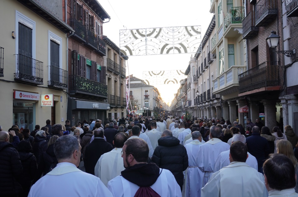 sacerdotes plaza cervantes peregrinacion diocesis de alcala jubileo 2025